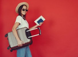 Du lịch mùa cao điểm: Làm sao để không cháy ví?